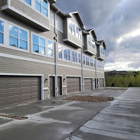 The Meadowlark At Coventry Rows Vila Omaha Exterior foto